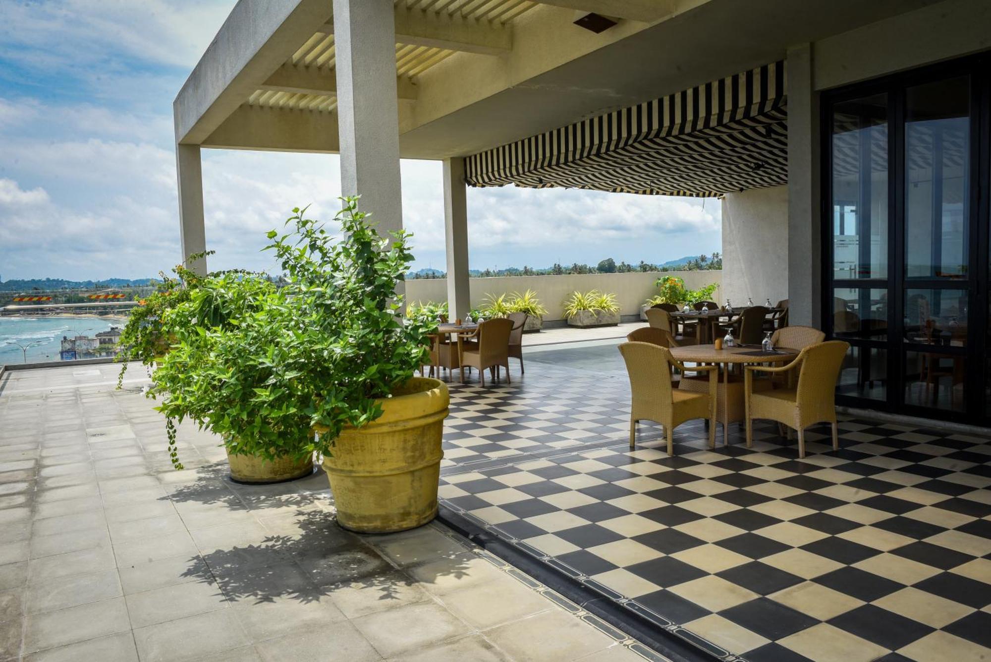 Blue Beach Galle Hotel Exterior photo